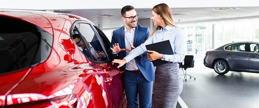 Automobilkaufmann / Automobilkauffrau: Voraussetzungen, Aufgaben und Gehalt