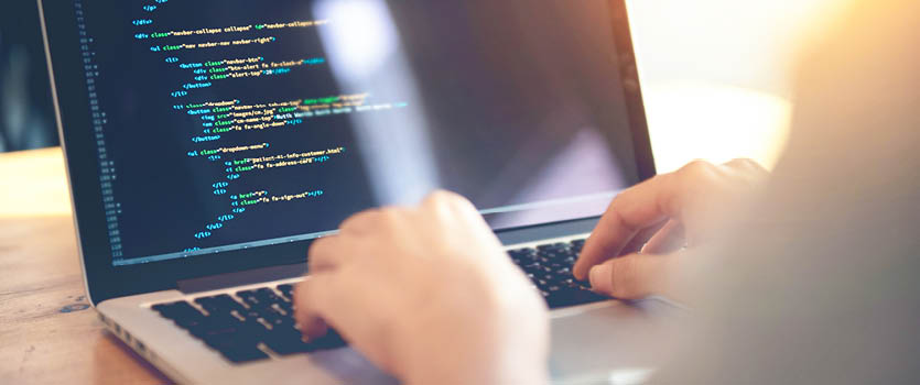 Programmierer / -in